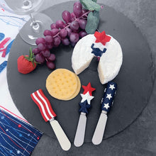 Load image into Gallery viewer, Americana Patriotic Cheese Spreader Set of 4