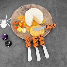 Load image into Gallery viewer, Jack-o'-lantern Cheese Spreader Set of 4
