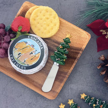 Load image into Gallery viewer, Holiday Trees Cheese Spreader Set of 4