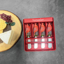 Load image into Gallery viewer, Winter Cardinals Cheese Spreader Set of 4