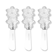 Load image into Gallery viewer, Snowflakes Cheese Spreader Set of 3