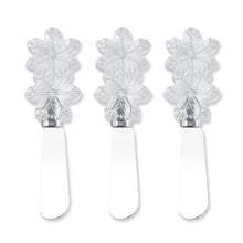 Load image into Gallery viewer, Snowflakes Cheese Spreader Set of 3