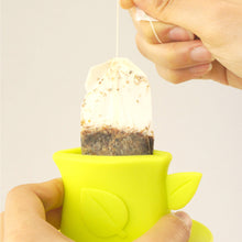 Load image into Gallery viewer, Gourmet Art Silicone Tea Bag Squeezer